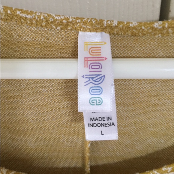 Yellow gold sized L LulaRoe top. - Picture 4 of 4
